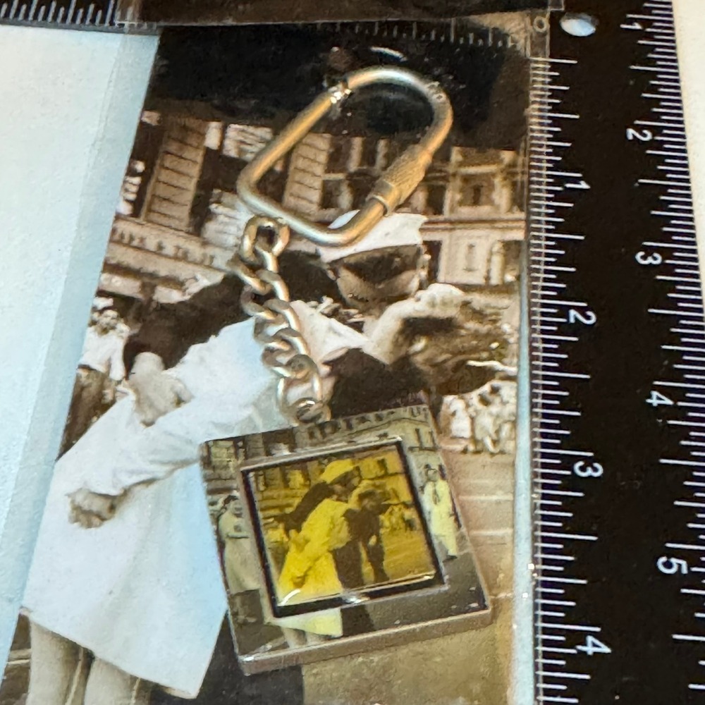 Kissing The War Goodbye Keychain HIMC Navy Nurse Times Square New York